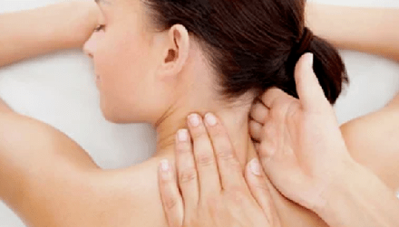 Tratamiento de la osteocondosis cervical con masaje
